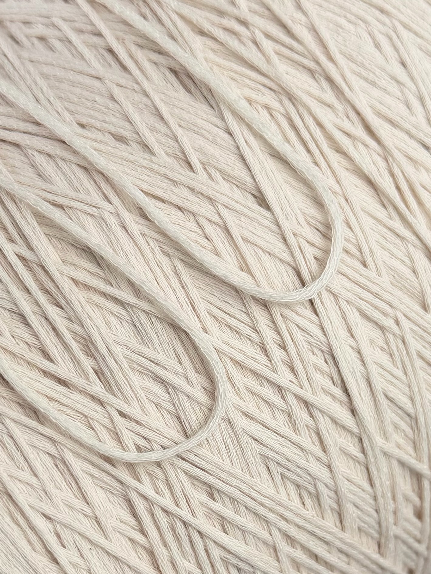 Biagioli Modesto Art. Gabbie 420m/100g – Bambus Maulbeerseide Garn col. Helles Elfenbein
